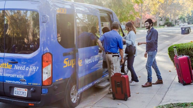 Best Time to Book an Airport Transfer: How Far in Advance Should You Reserve?