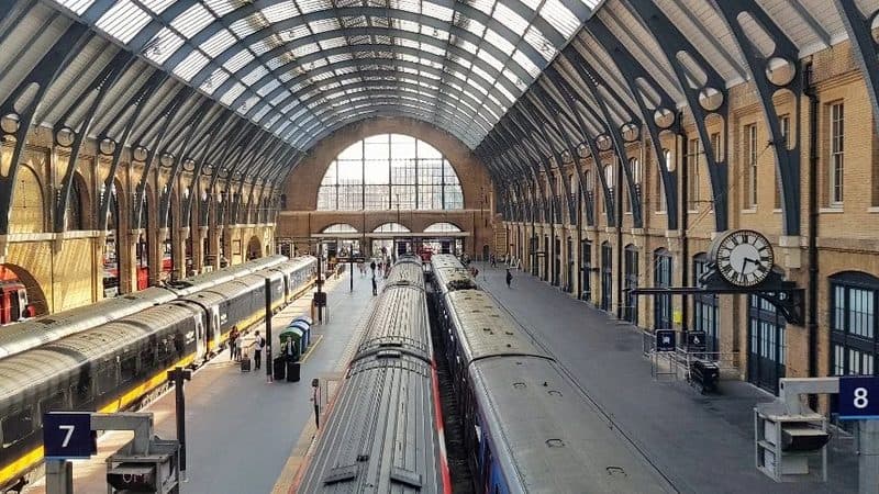 Train vs. Private Transfer from the Airport: Which is Best for You in 2026?